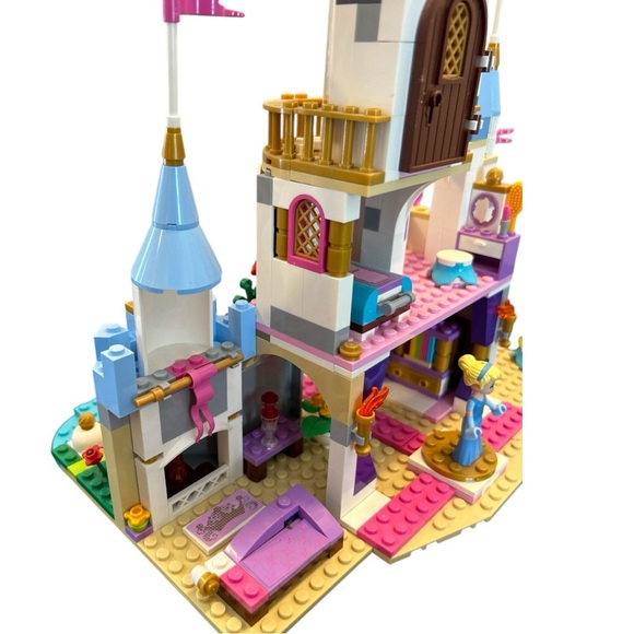Lego Disney Princess Cinderella's Romantic Castle 41055 - Picture 7 of 14